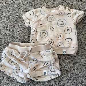 Smiley  baby 2 piece set